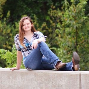 Meet your Posher, Chloe